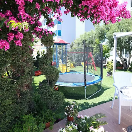 Lakaj Hotel Velipojë