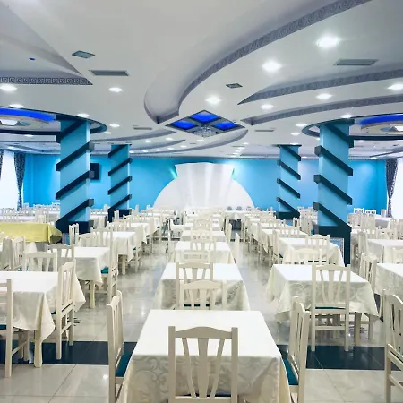 Hotel Lakaj 3*