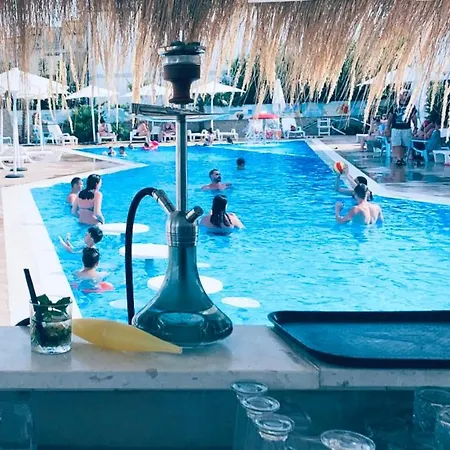 Lakaj Hotel 3*