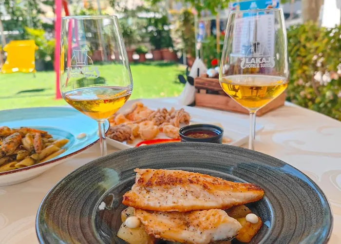 Lakaj 酒店 Velipojë